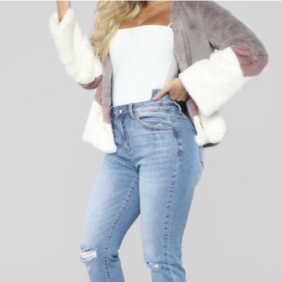 FASHION NOVA Faux Fur Color Block Jacket Size Medium - Picture 4 of 7